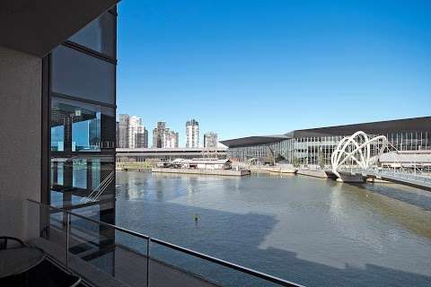 Photo: Waterfront Apartments Melbourne